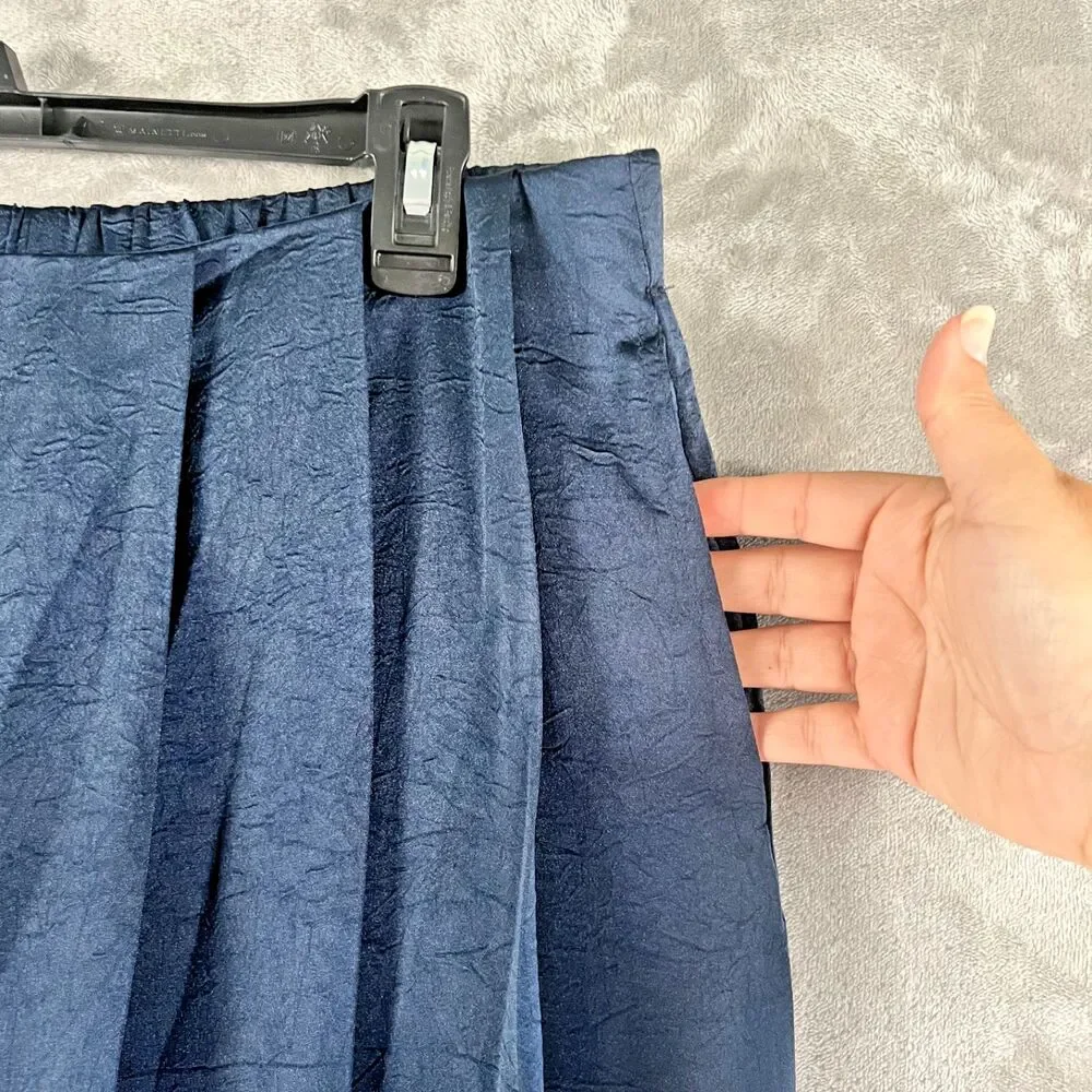 Future Collective Women’s Navy Satin Wide Leg Pleated Pants Size Med High Rise